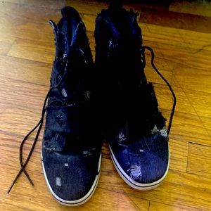 Size 9 vlado (black and white) used